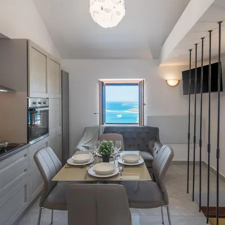 Casetta In - Haus Fuer 4 Personen * Vrsar